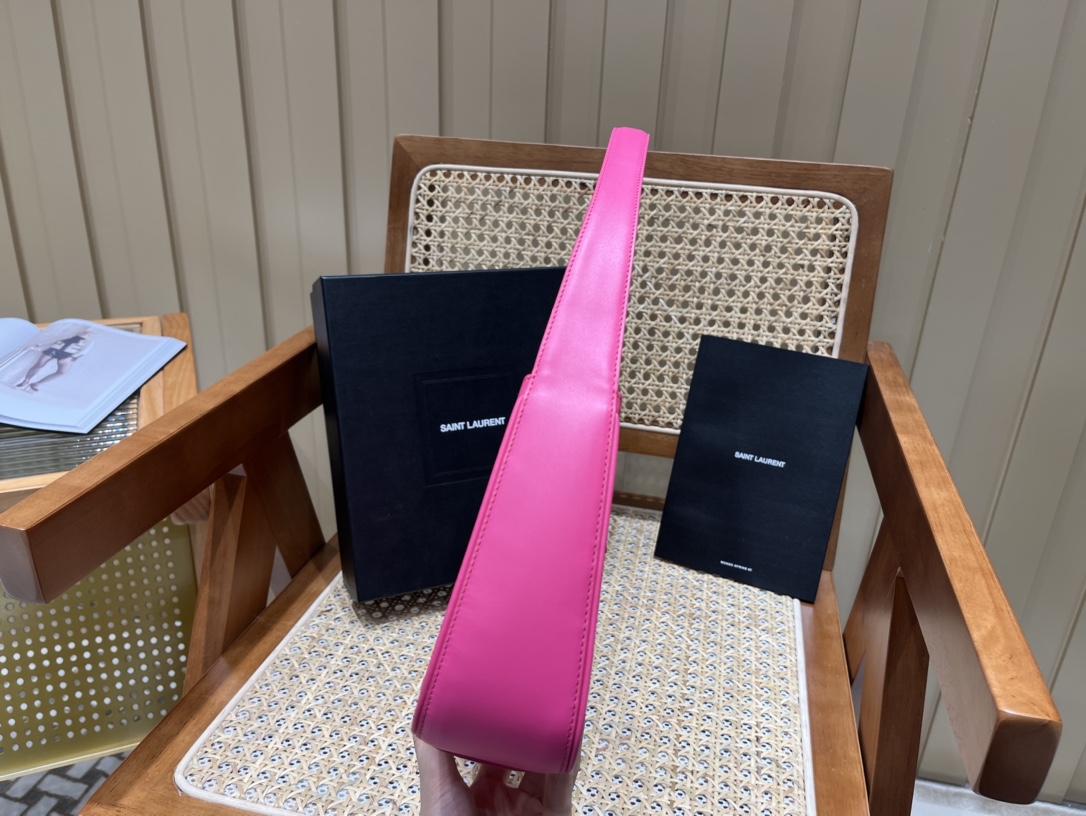 SAINT LAURENT Model: 657228 plain original leather.JD