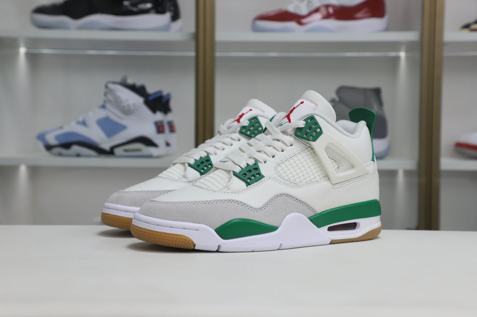 NIKE SB X AIR JORDAN 4 RETRO PINE GREEN