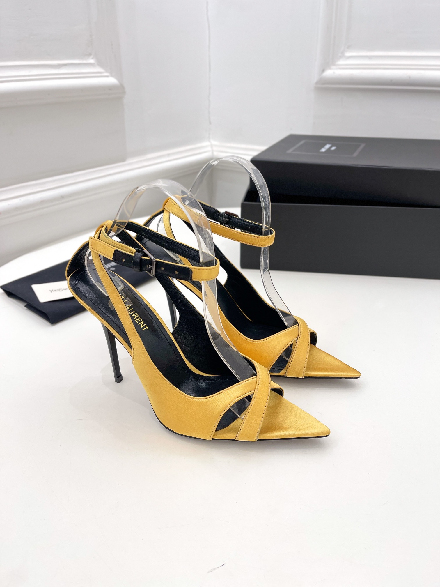 𝙎𝙖𝙞𝙣𝙩 𝙇𝙖𝙪𝙧𝙚𝙣𝙩 | 𝟐𝟎𝟐𝟏/𝐒𝐒 𝐧𝐞𝐰 YSL｜Roland 2022/fw early spring new baked high heels