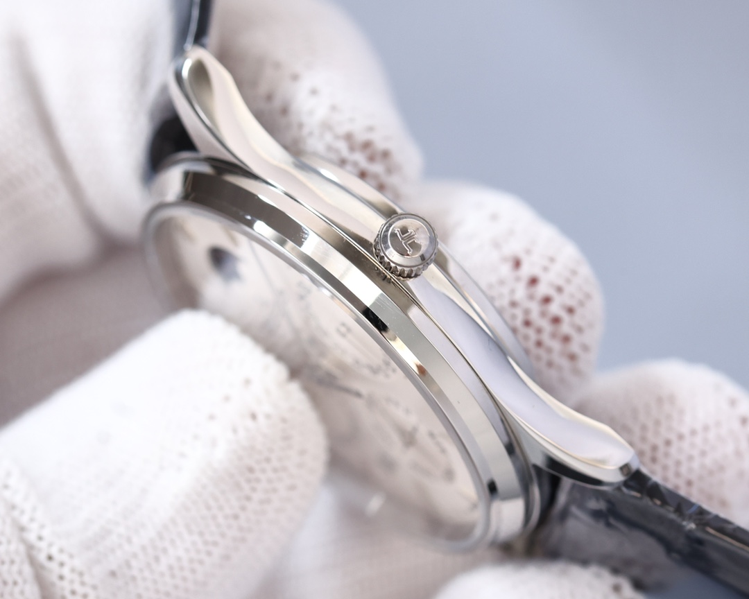 Jaeger-LeCoultre Flip Full Diamond Collection