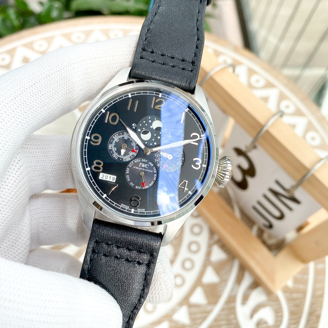 IWC- Fine men's watches Fully automatic mechanical movement, top 316 steel case and strap