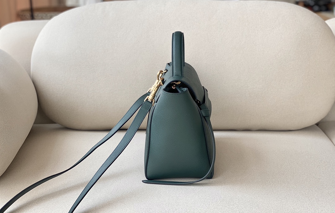 𝐂𝐞𝐥𝐢𝐧𝐞 BELT MICRO BAG in grained calfskin