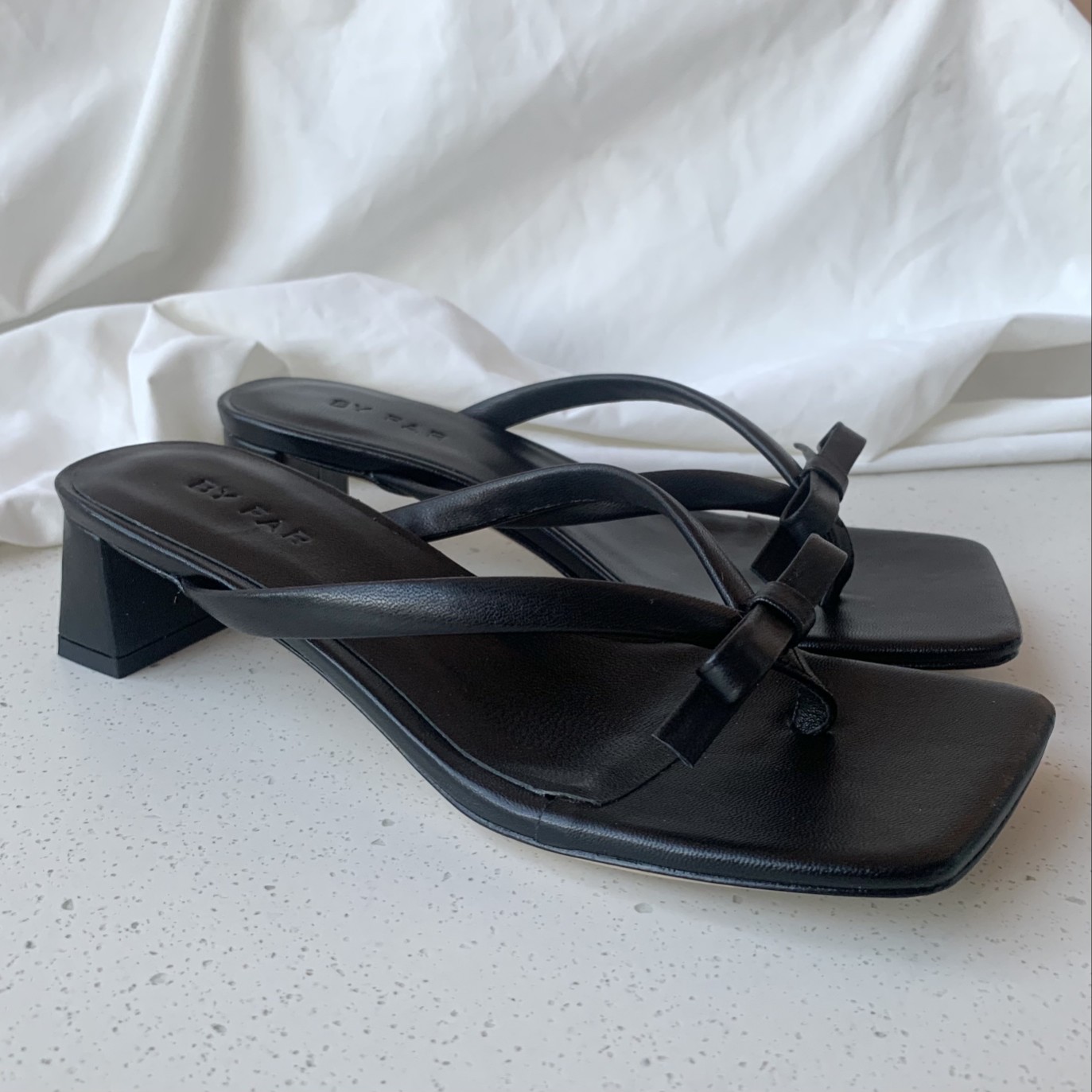 BY FAR | 𝟐𝟎𝟐𝟏/𝐒𝐒 𝐧𝐞𝐰 BY FAR21 spring and summer square-toed flip flops A series of super summer colors
