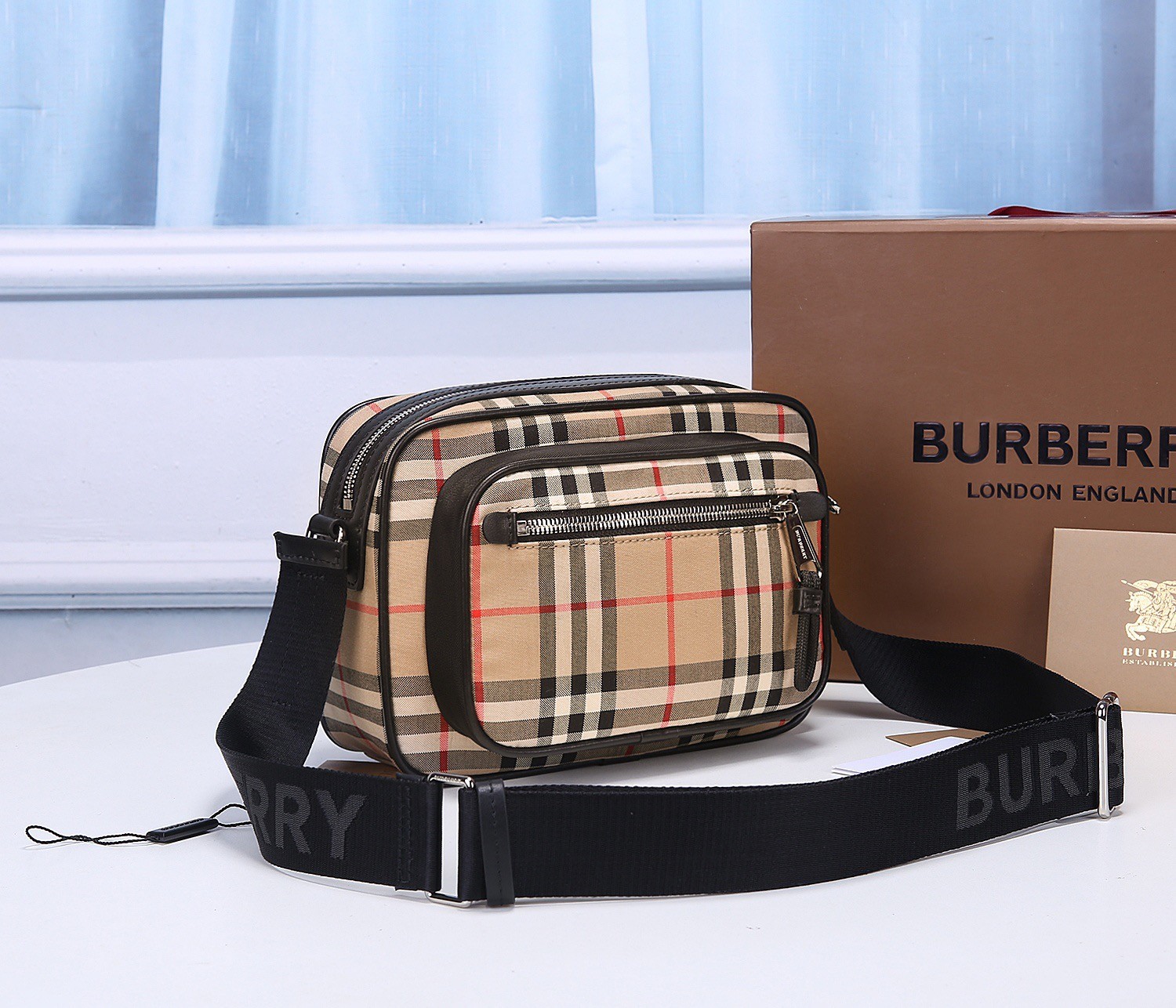 BURBERRY bays