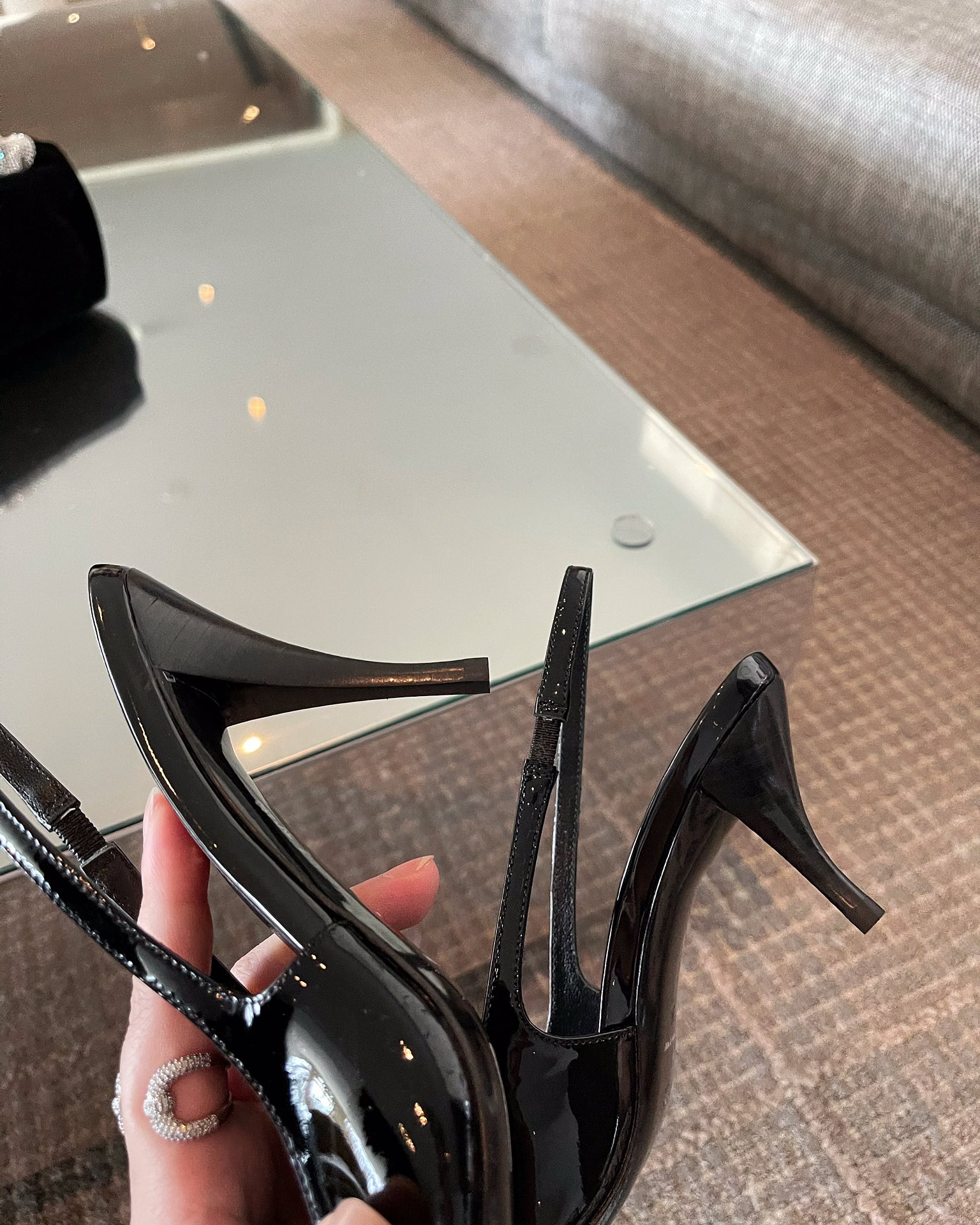 𝙎𝙖𝙞𝙣𝙩 𝙇𝙖𝙪𝙧𝙚𝙣𝙩 | 𝟐𝟎𝟐𝟏/𝐒𝐒 𝐧𝐞𝐰 YSL｜Saint Laurent𝟐𝟎𝟐𝟏 Annual best-selling model Saint Laurent early spring new metal iron head