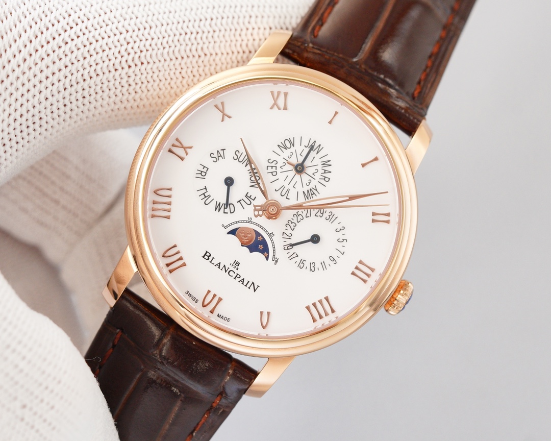 Blancpain - This functional watch comes from the classic Blancpain collection