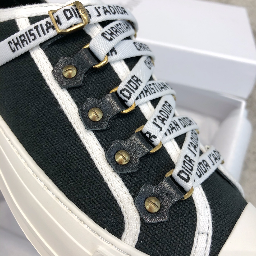 DIOR alphabet shoes black Water-dyed sheepskin inside Private moulded outsole Private moulded brass buckle