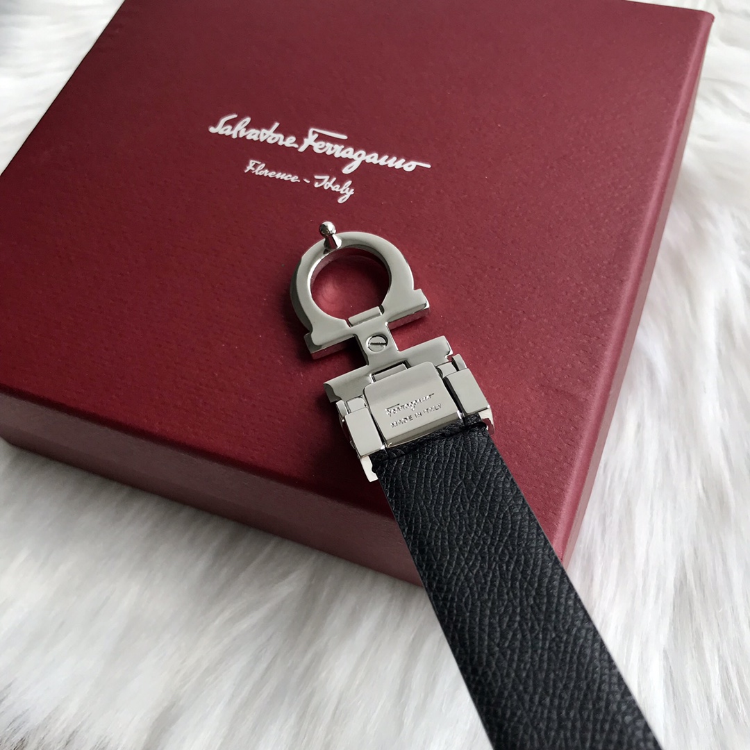 FERRAGAMO boutique buckle head, first layer of cowhide