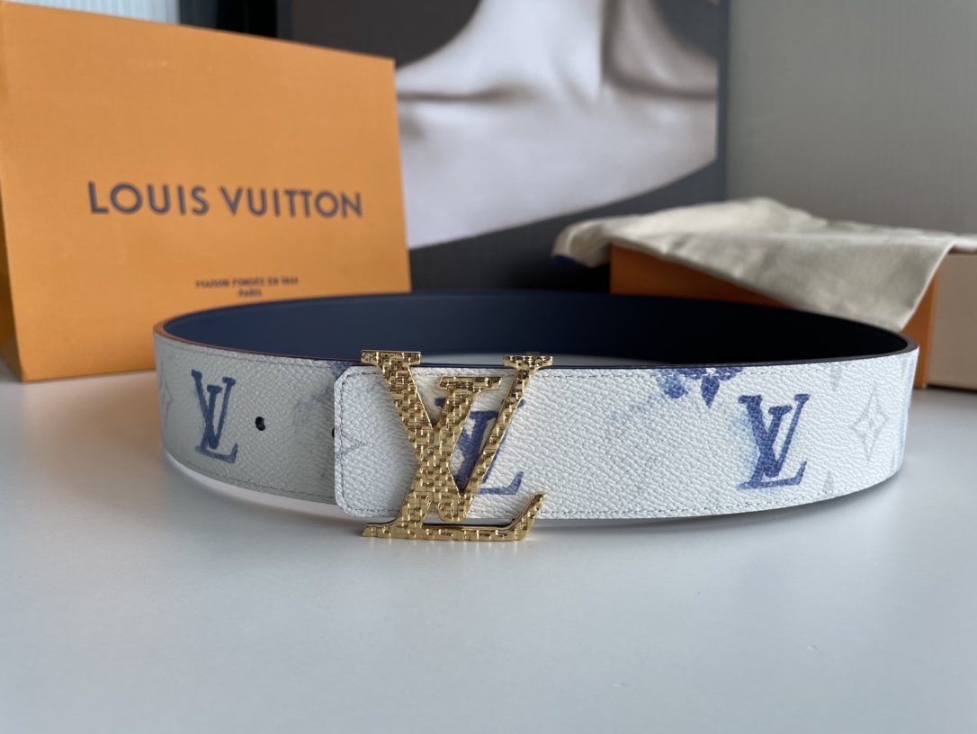 LOUIS VUITTO SHAPE 40 mm reversible belt