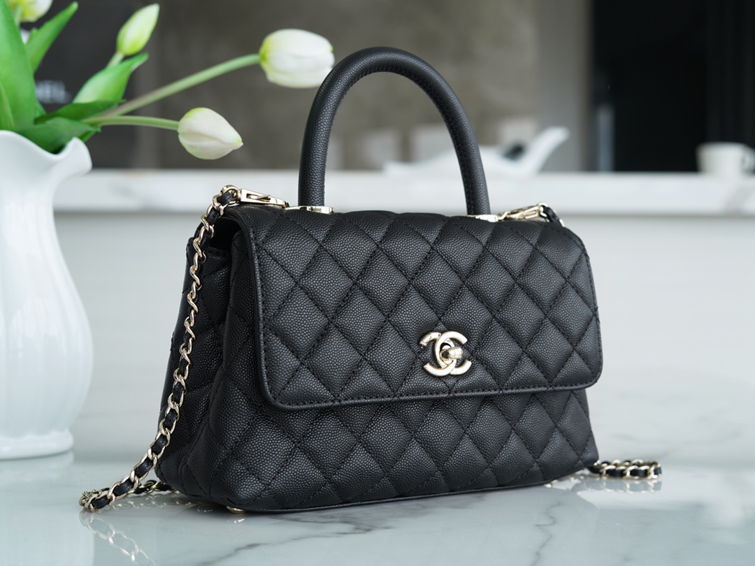 CHANEL 𝑪𝒐𝑪𝒐 𝒉𝒂𝒏𝒅𝒍𝒆 New Cowhide Handle Small Black Gold