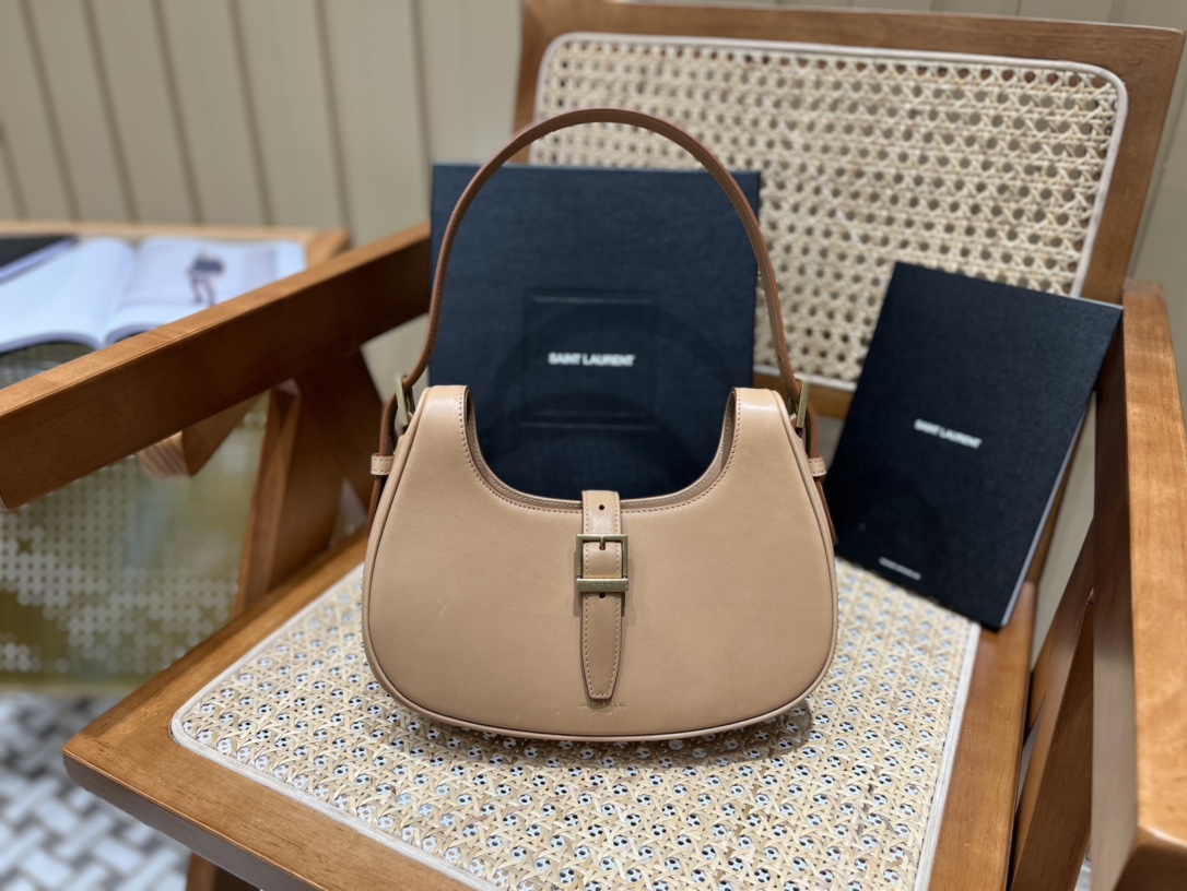 SAINT LAURENT▪️ 𝗟𝗲 𝗙𝗲𝗿𝗺𝗼𝗶𝗿▪️672615 original leather