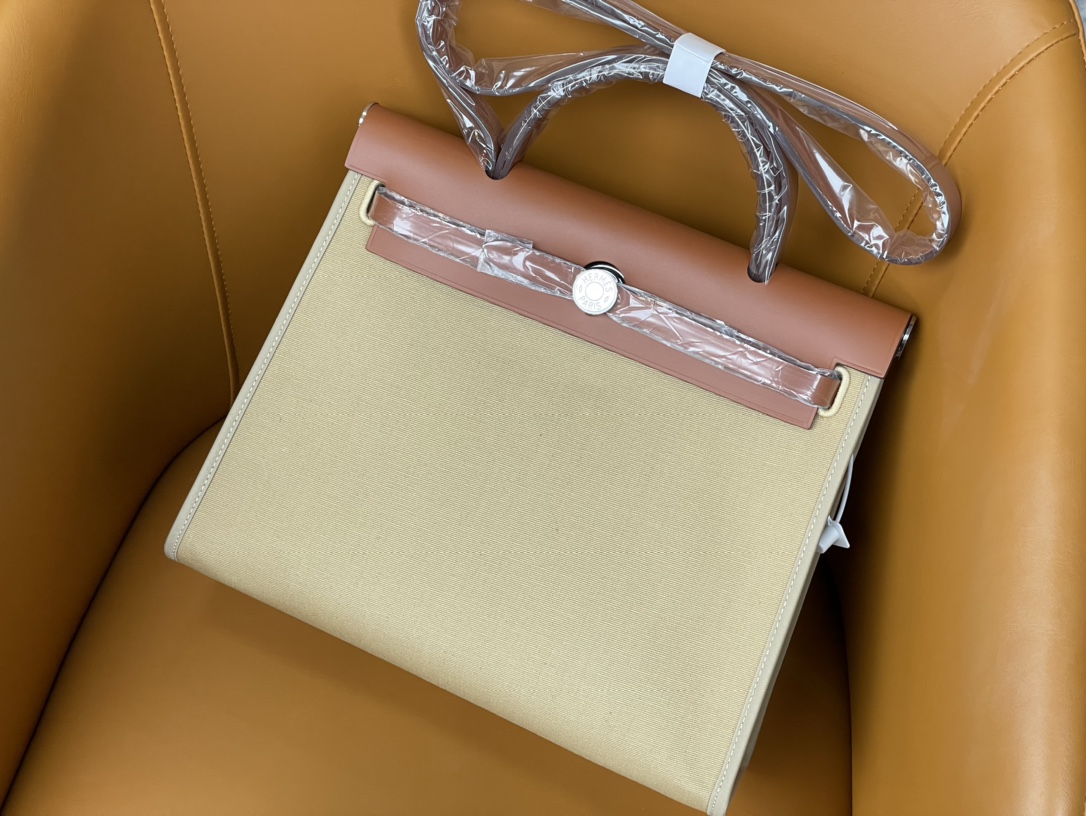 Herbag 31cm cost effective entry-level bag light and practical, versatile but timeless