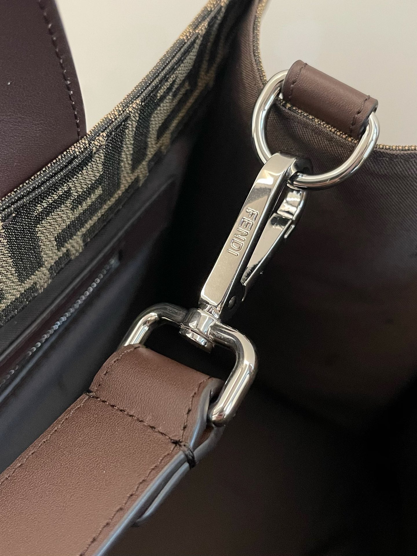 FENDI Men's Presbyopia Tote Bag