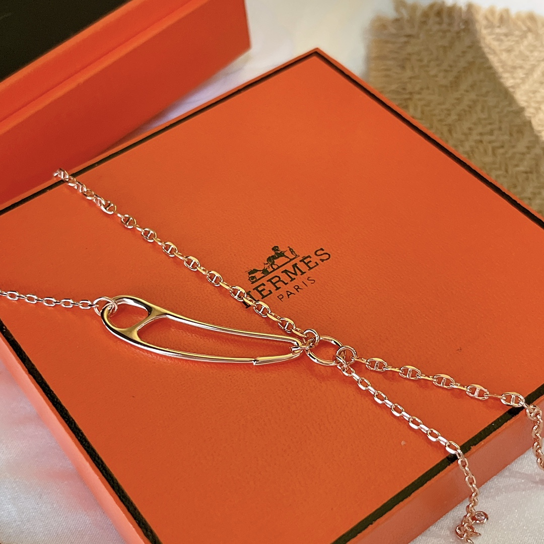 Hermes necklace