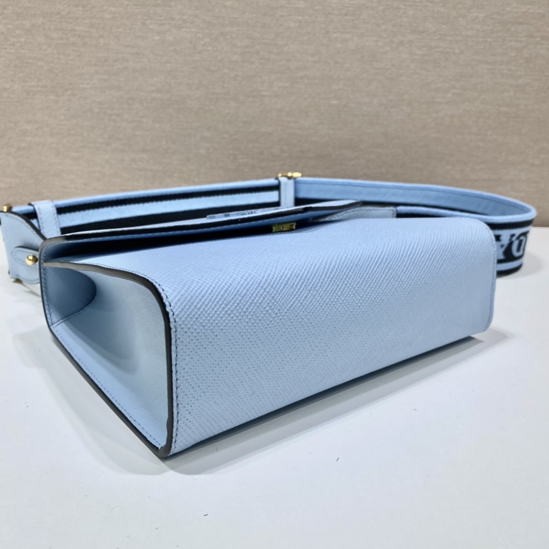 𝐏𝐑𝐀𝐃𝐀 New Crossbody Bag 1BD317