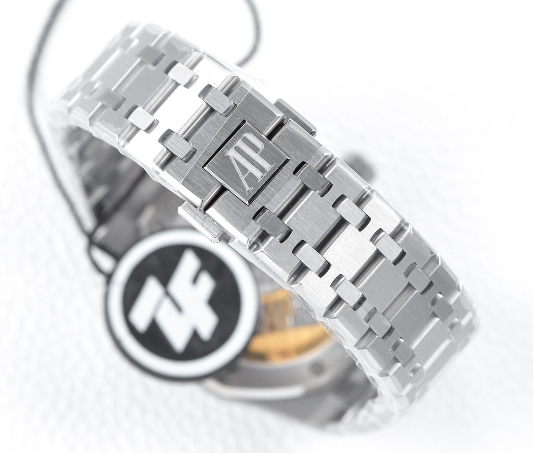 Audemars Piguet Royal Oak 15500 Series Men's Watch 41mm