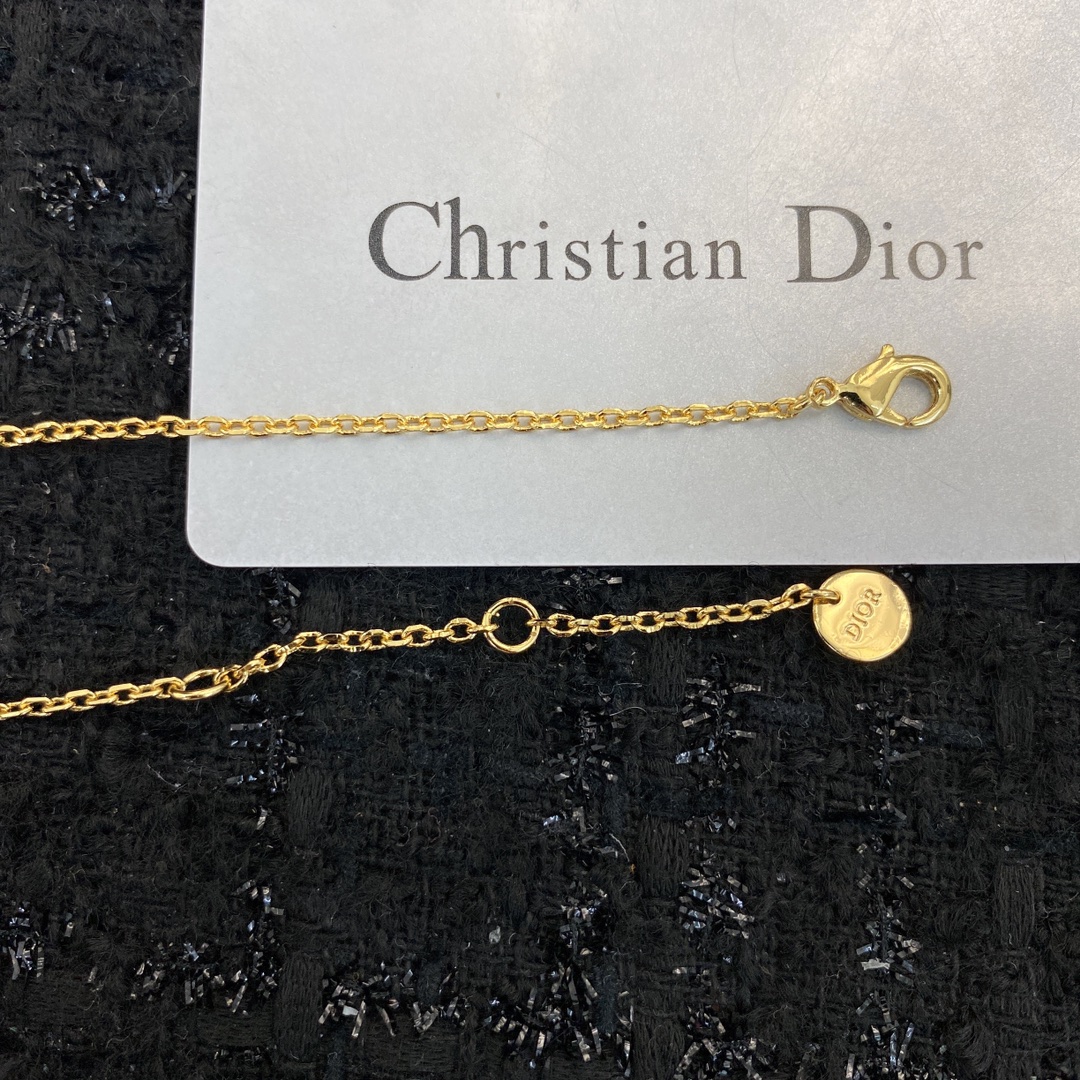 Dior necklace