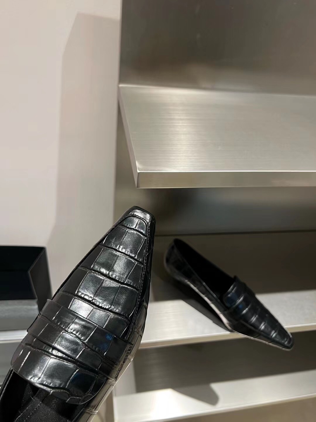 Toteme | 𝟐𝟎𝟐𝟏/𝐒𝐒 𝐧𝐞𝐰    Minimalist style toteme 2022/aw Muller flat single shoes