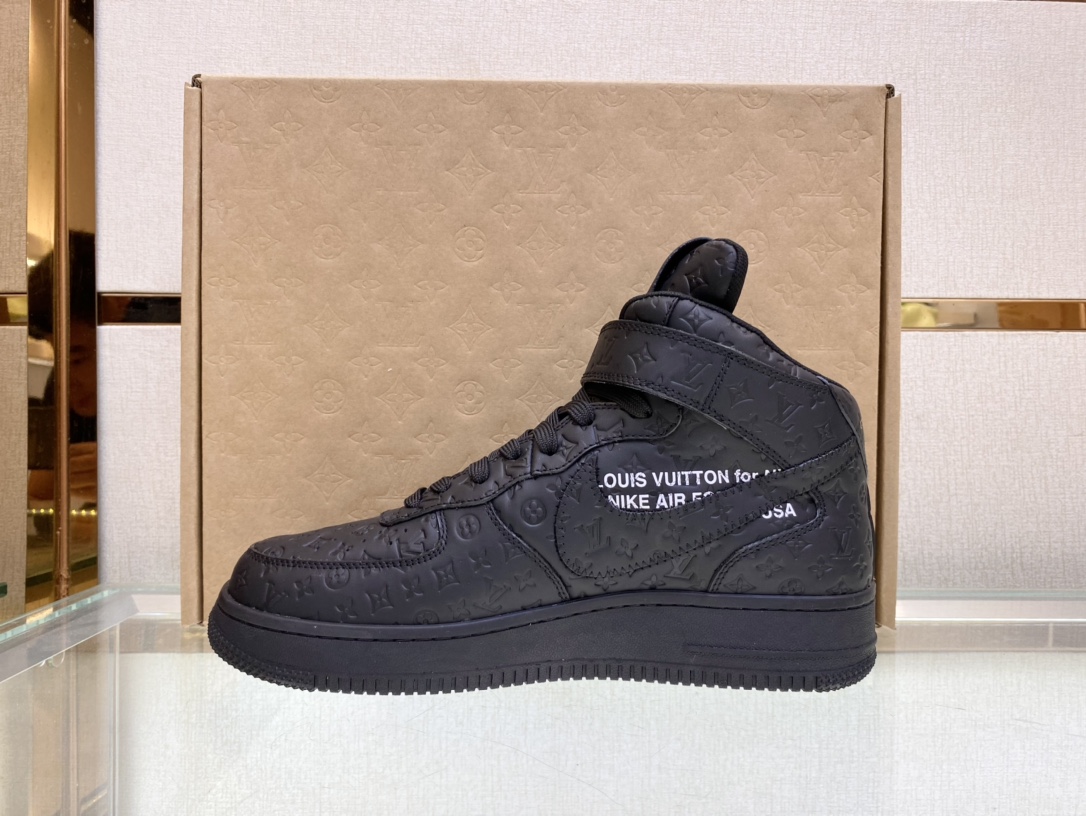 Louis Vuitton Nike Joint 🆕 Men's Abbesses High Top Sneakers