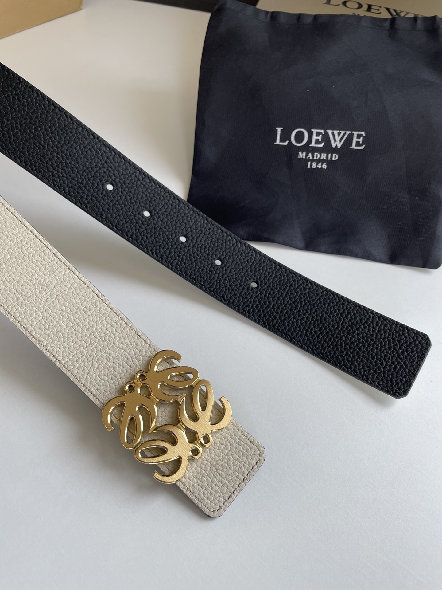 LOEVE stainless steel logo pattern metal buckle with top layer cowhide reversible