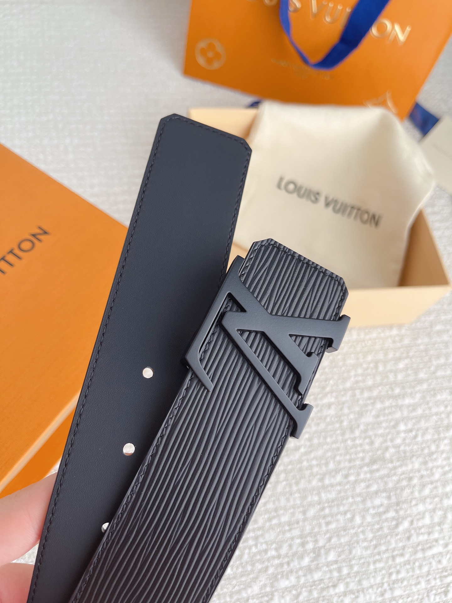 LOUIS VUITTO men's counter quality water ripple belt