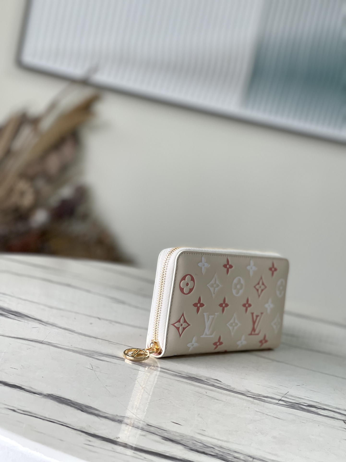 𝐋𝐎𝐔𝐈𝐒 𝐕𝐔𝐈𝐓𝐓𝐎𝐍    M82290