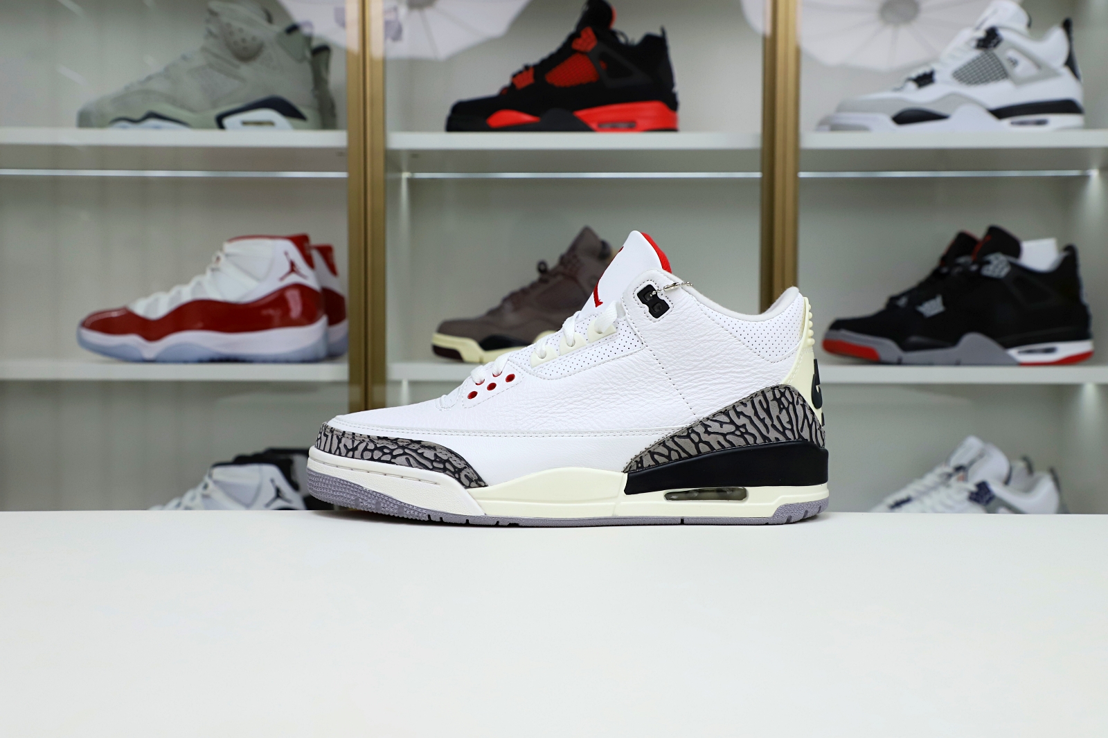 AIR JORDAN 3 WHITE CEMENT REIMAGINED