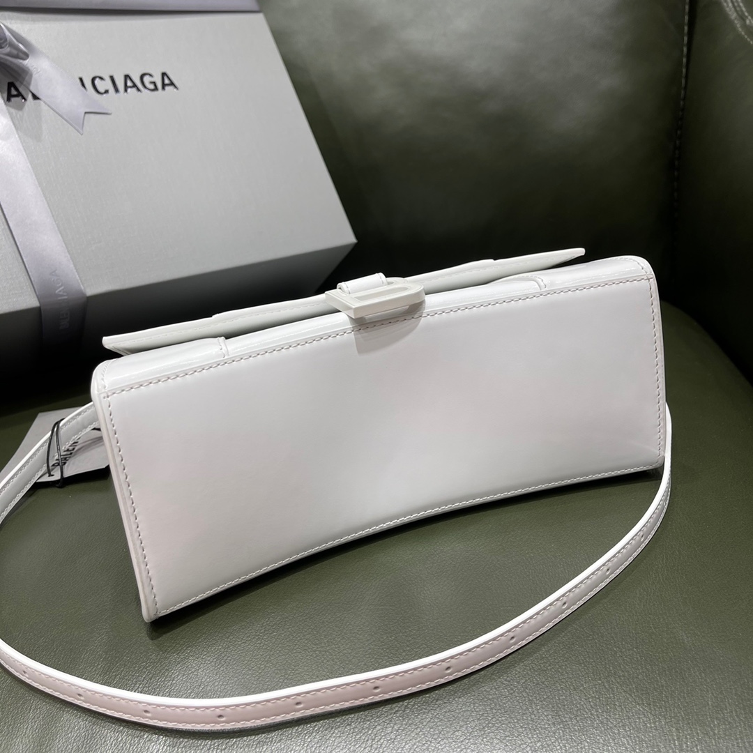 BALENCIAGA 𝐇𝐨𝐮𝐫𝐠𝐥𝐚𝐬𝐬 𝐒 The hourglass bag of the fashion world