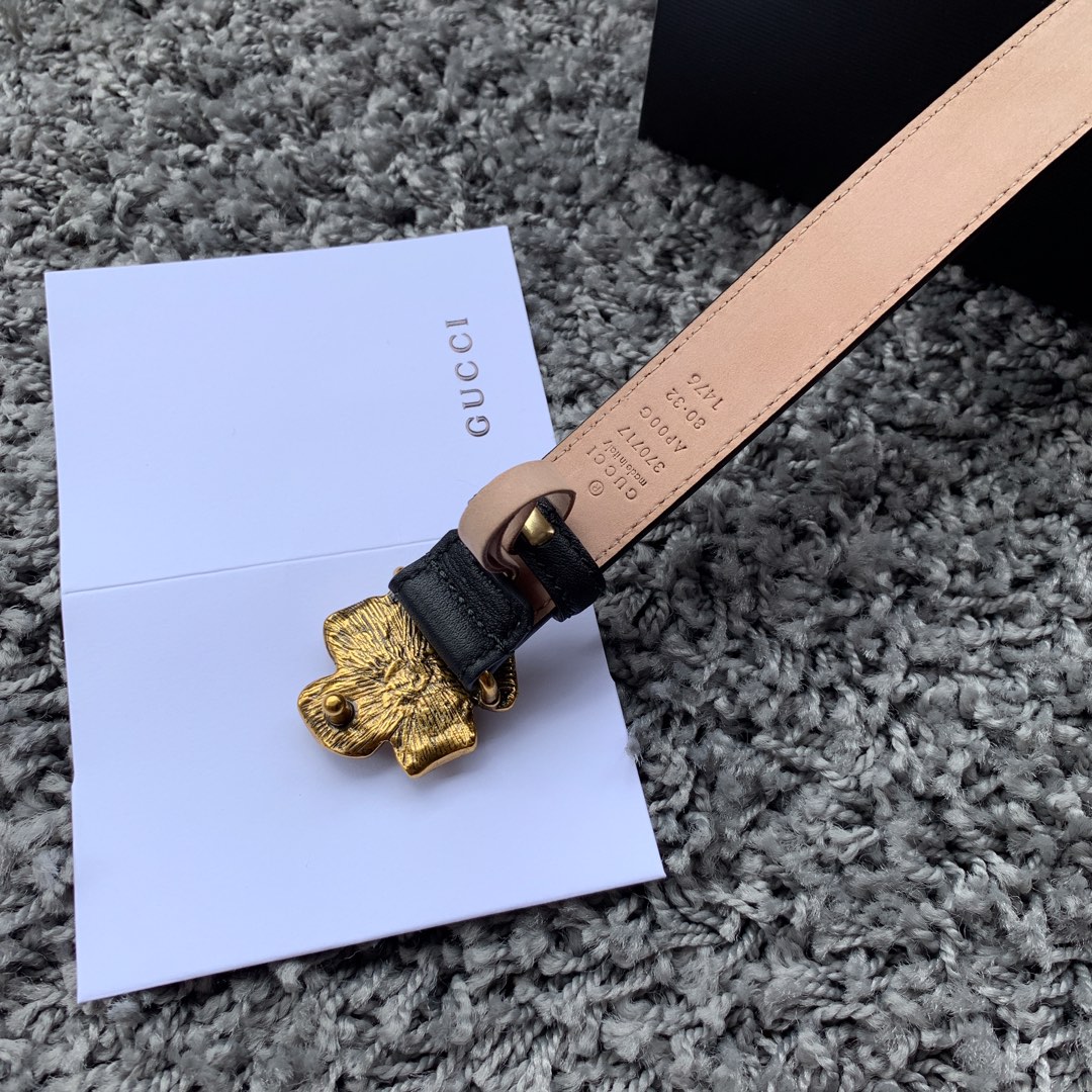 GUCCI imported top layer calfskin with classic double camellia buckle