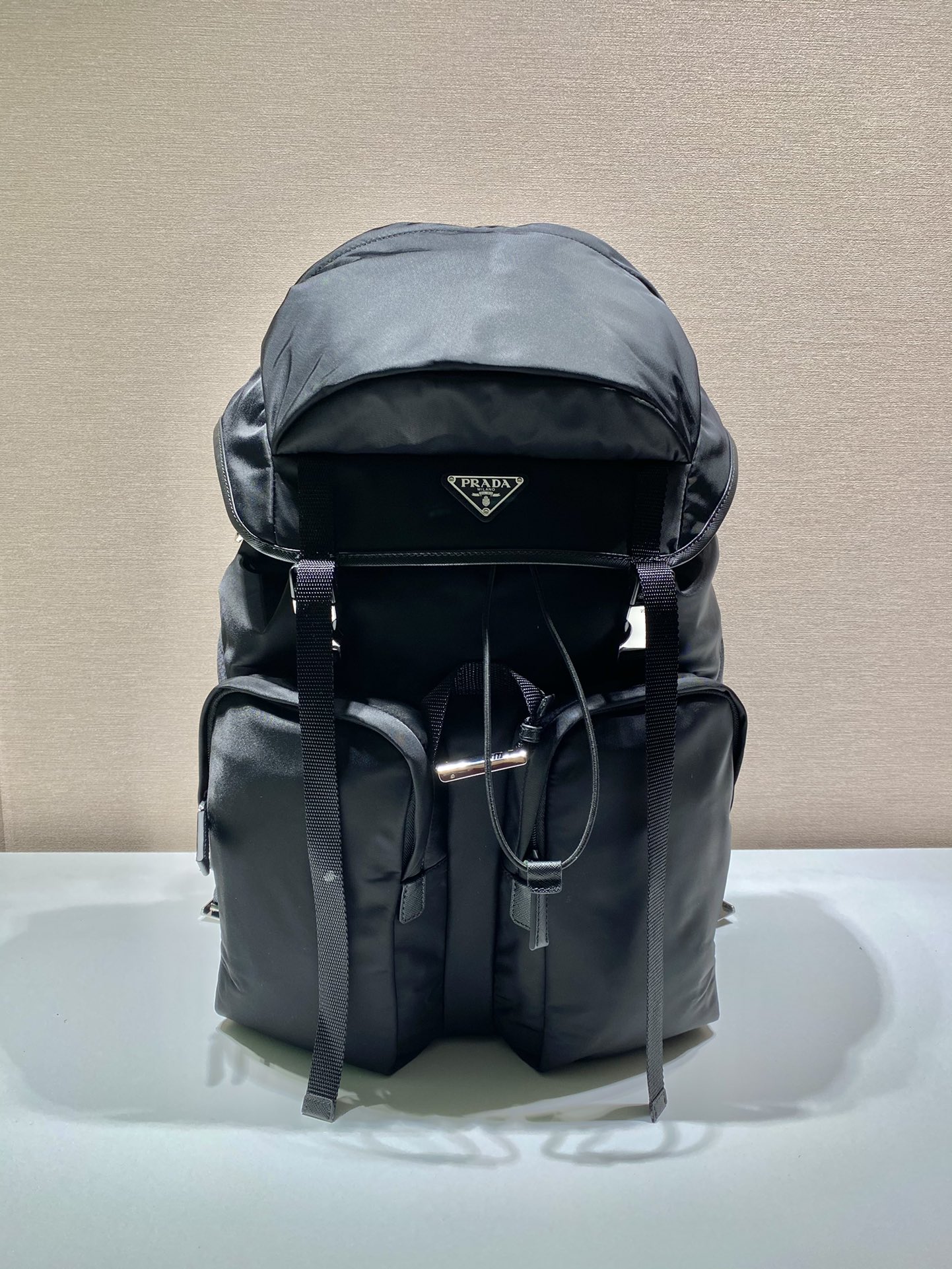 𝐏𝐑𝐀𝐃𝐀 New hiking bag 2VZ019
