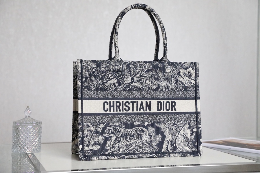 DIOR TOTE blue embroidery