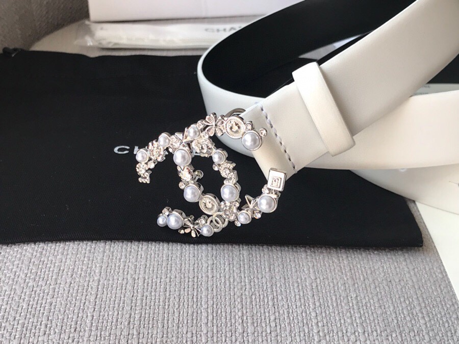 𝗖𝗛𝗔𝗡𝗘𝗟 Imported calfskin belt