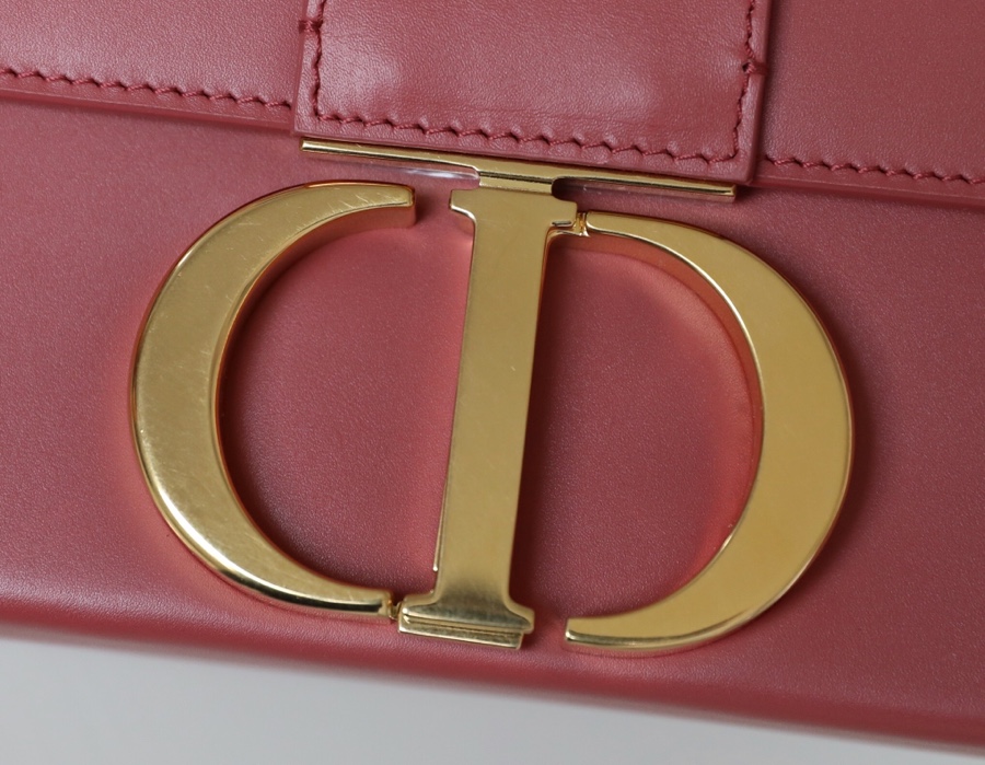 Montaigne hibiscus powder 𝙢𝙞𝙣𝙞 box bag