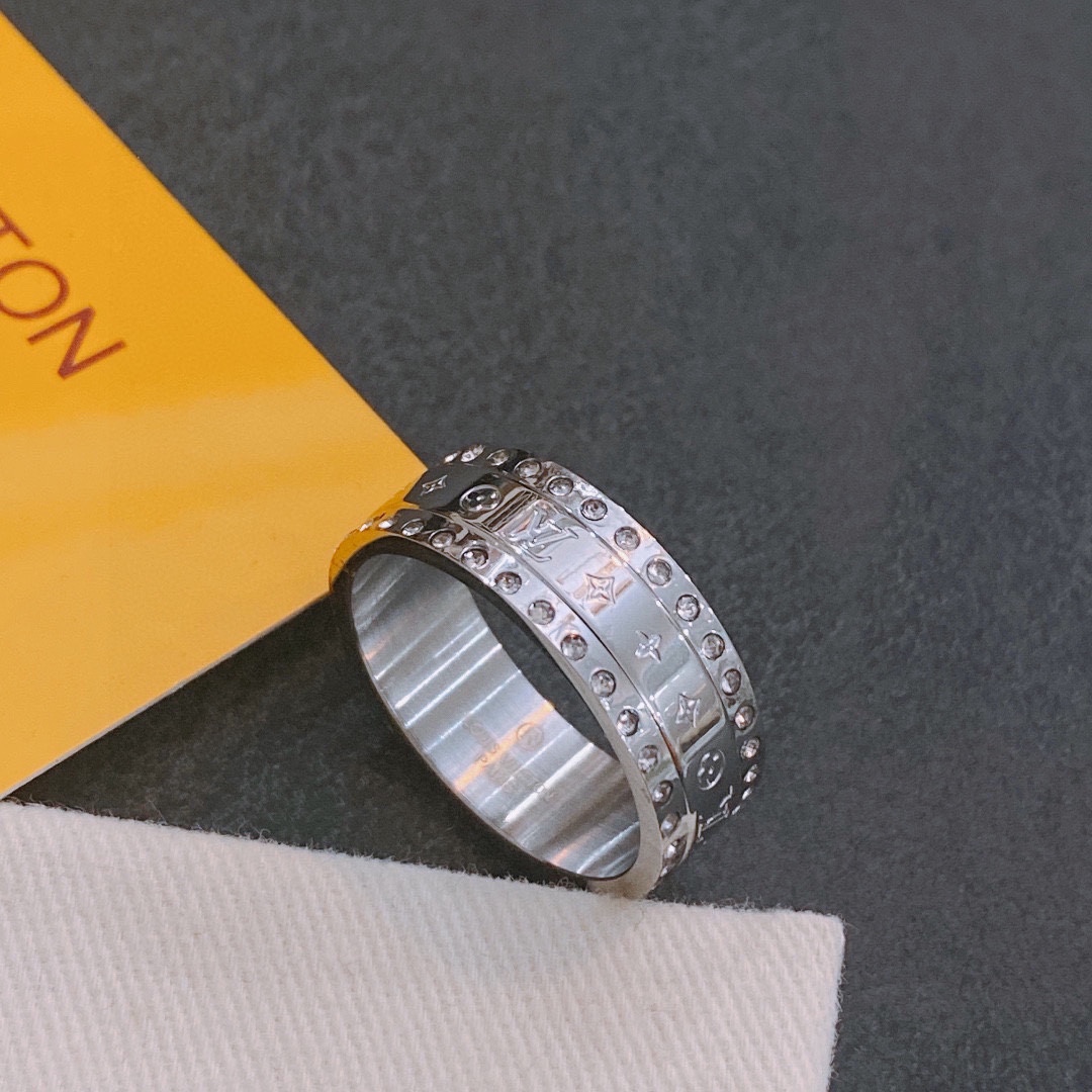Louis Vuitton ring