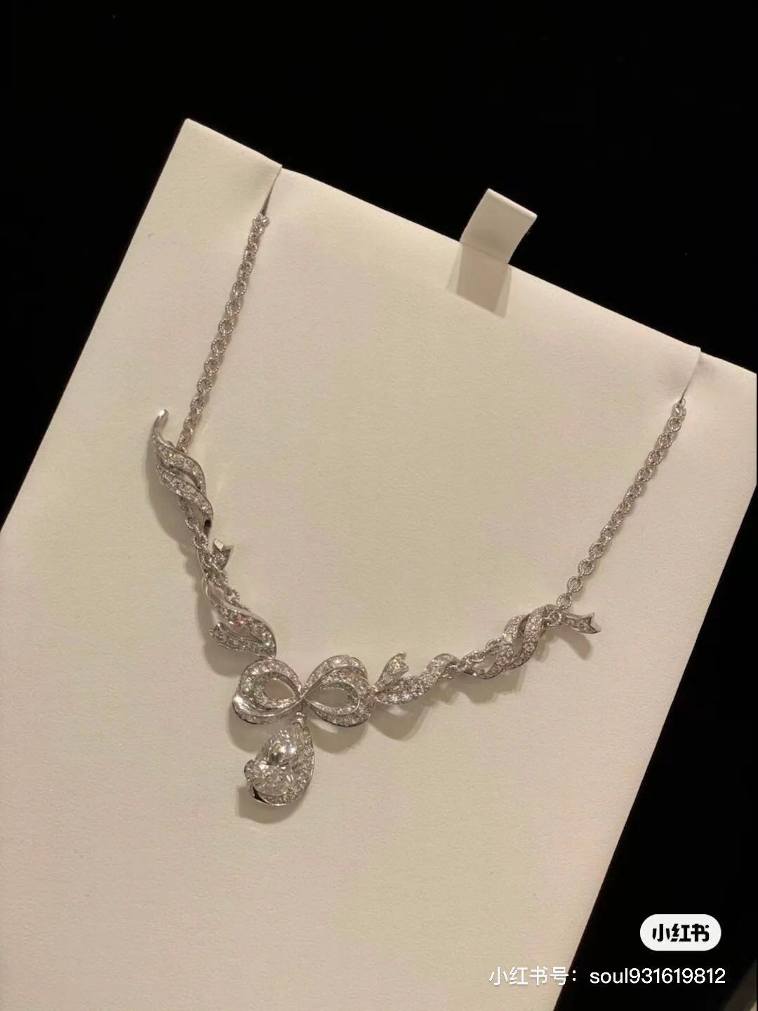 Dior necklace