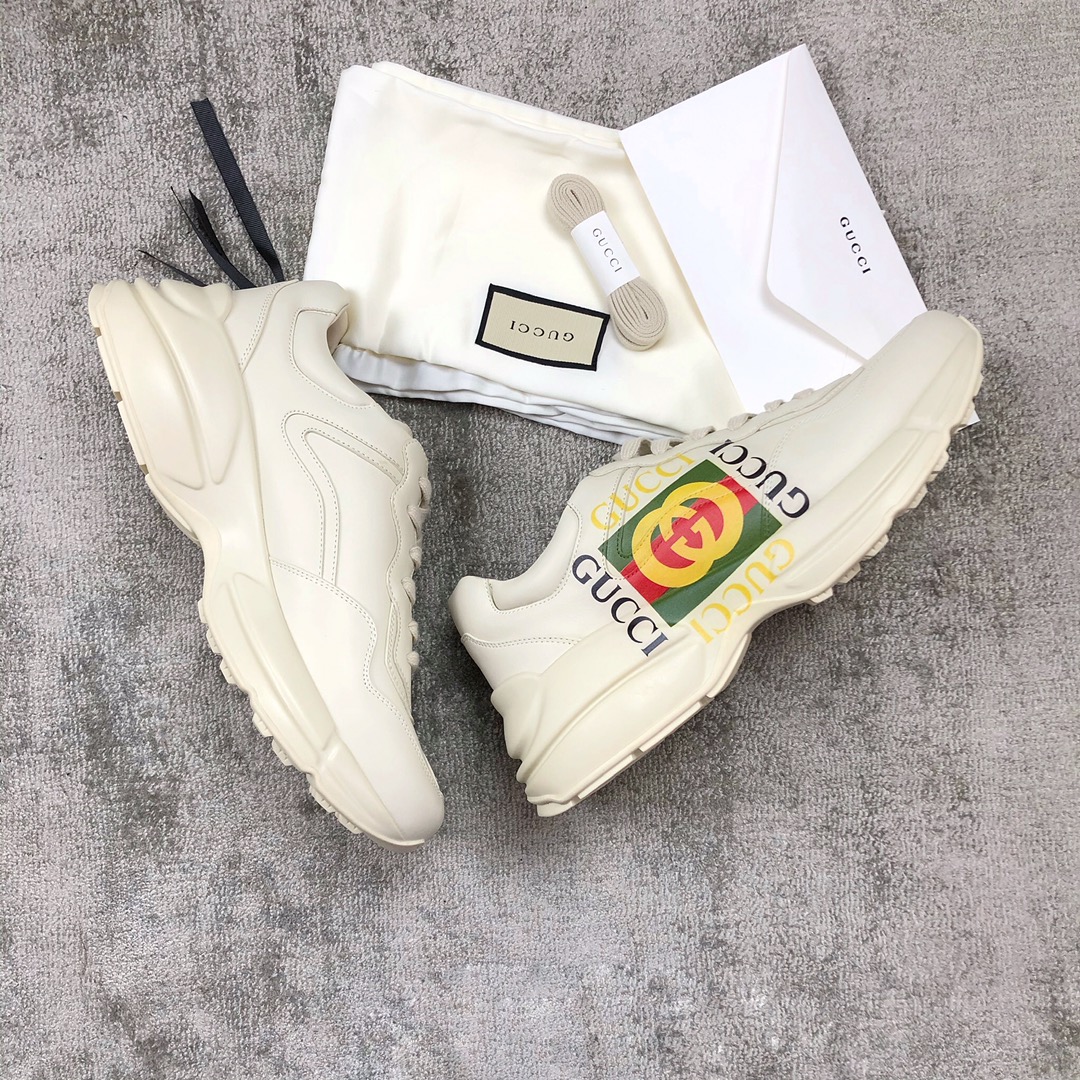 Gucci Pops This collection has a lot of flora and fauna elements Original material