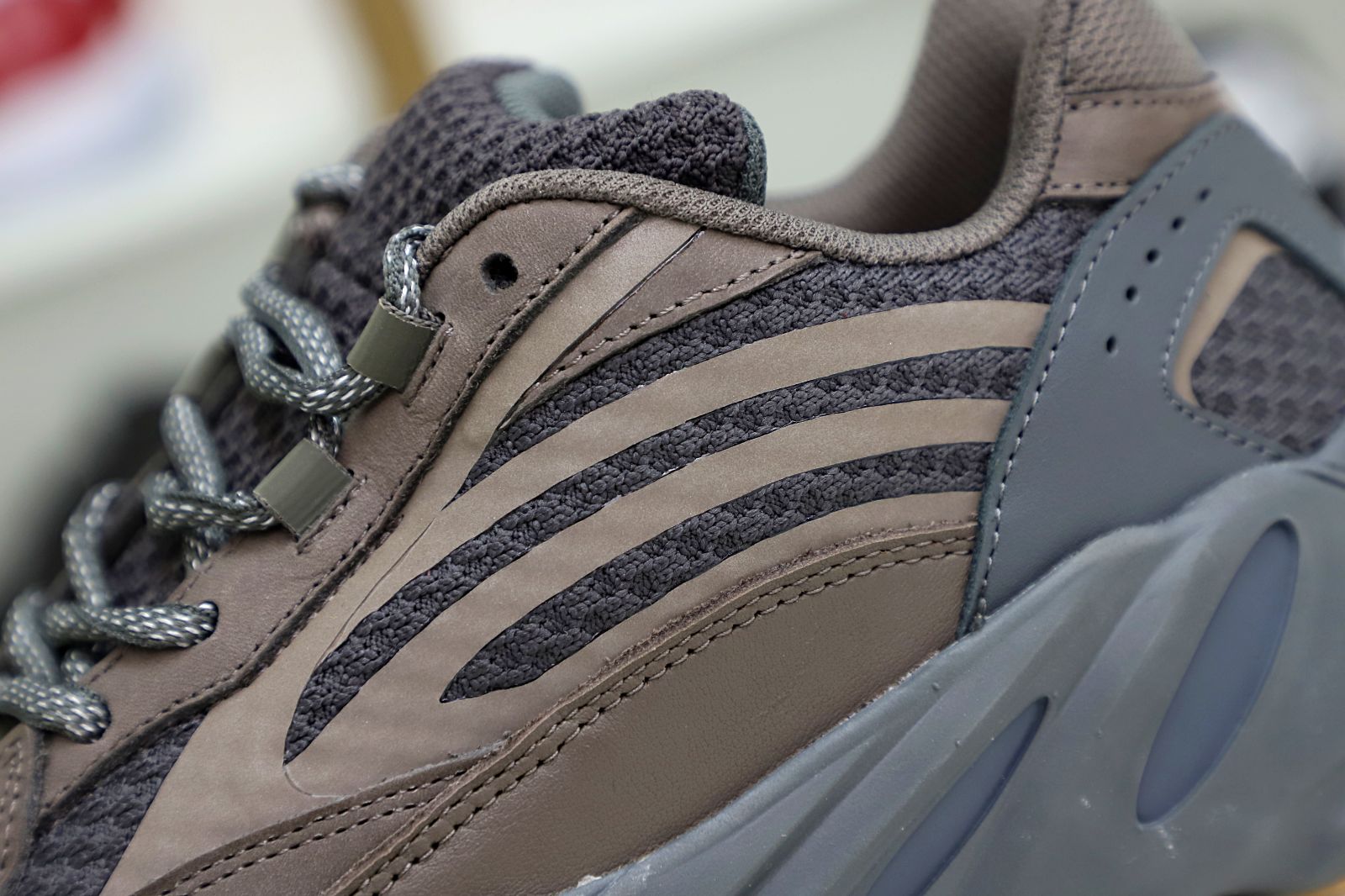 Yeezy boost 700 V2 Geode