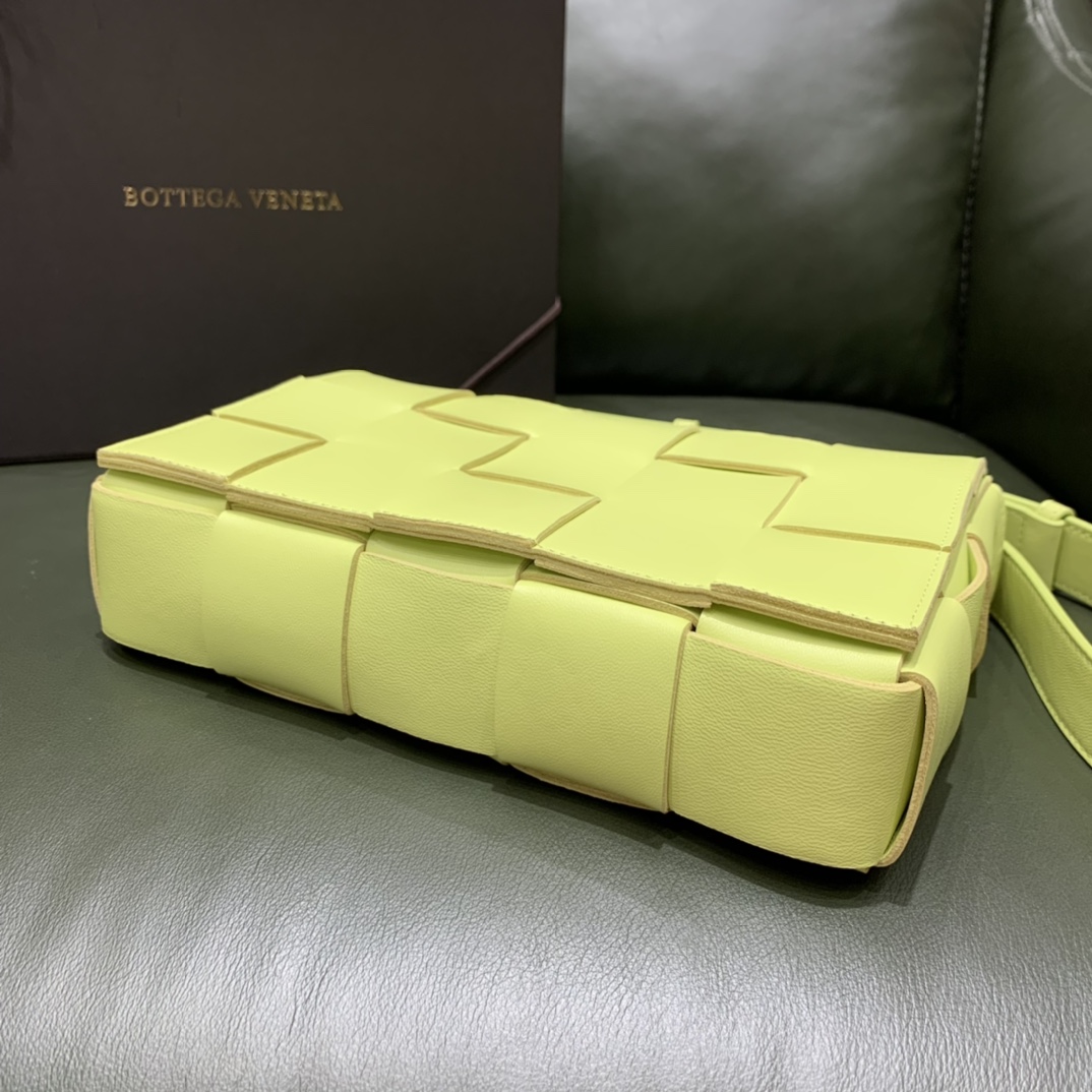 Bottega Veneta  𝘾𝘼𝙎𝙎𝙀𝙏𝙏𝙀 #578004