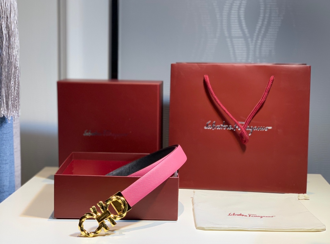 FERRAGAMO twist style