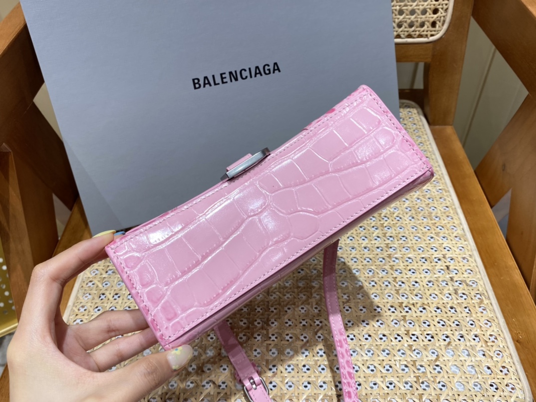 BALENCIAGA 𝐇𝐨𝐮𝐫𝐠𝐥𝐚𝐬𝐬 𝐗𝐒 crocodile-textured cowhide