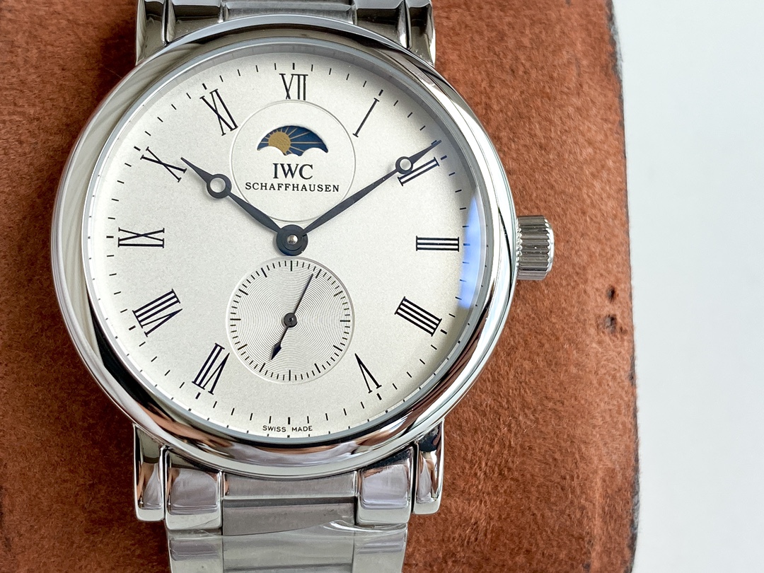 IWC- Fine men's watches Fully automatic mechanical movement, top 316 steel case and strap