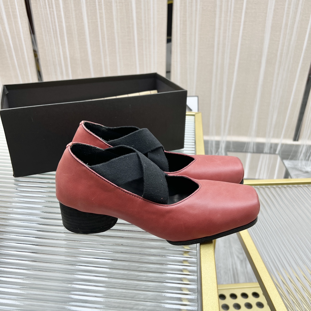 𝐔𝐌𝐀 𝐖𝐀𝐍𝐆｜𝟐𝟎𝟐𝟑/𝐒𝐒 𝐧𝐞𝐰  UMA WANG classic models retro do old ballet shoes