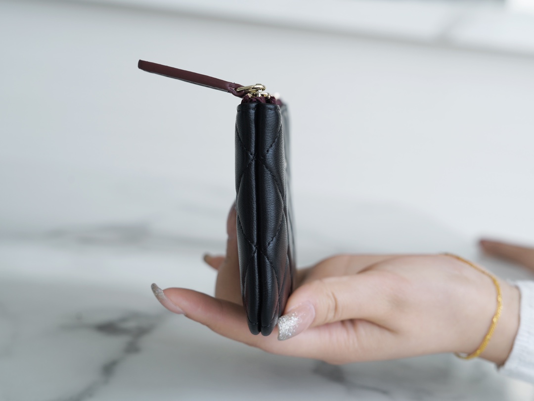 𝗖𝗛𝗔𝗘𝗡𝗟✦ Channel custom lambskin 🐏 Classic mini zipper carry-on bag black gold 🐑