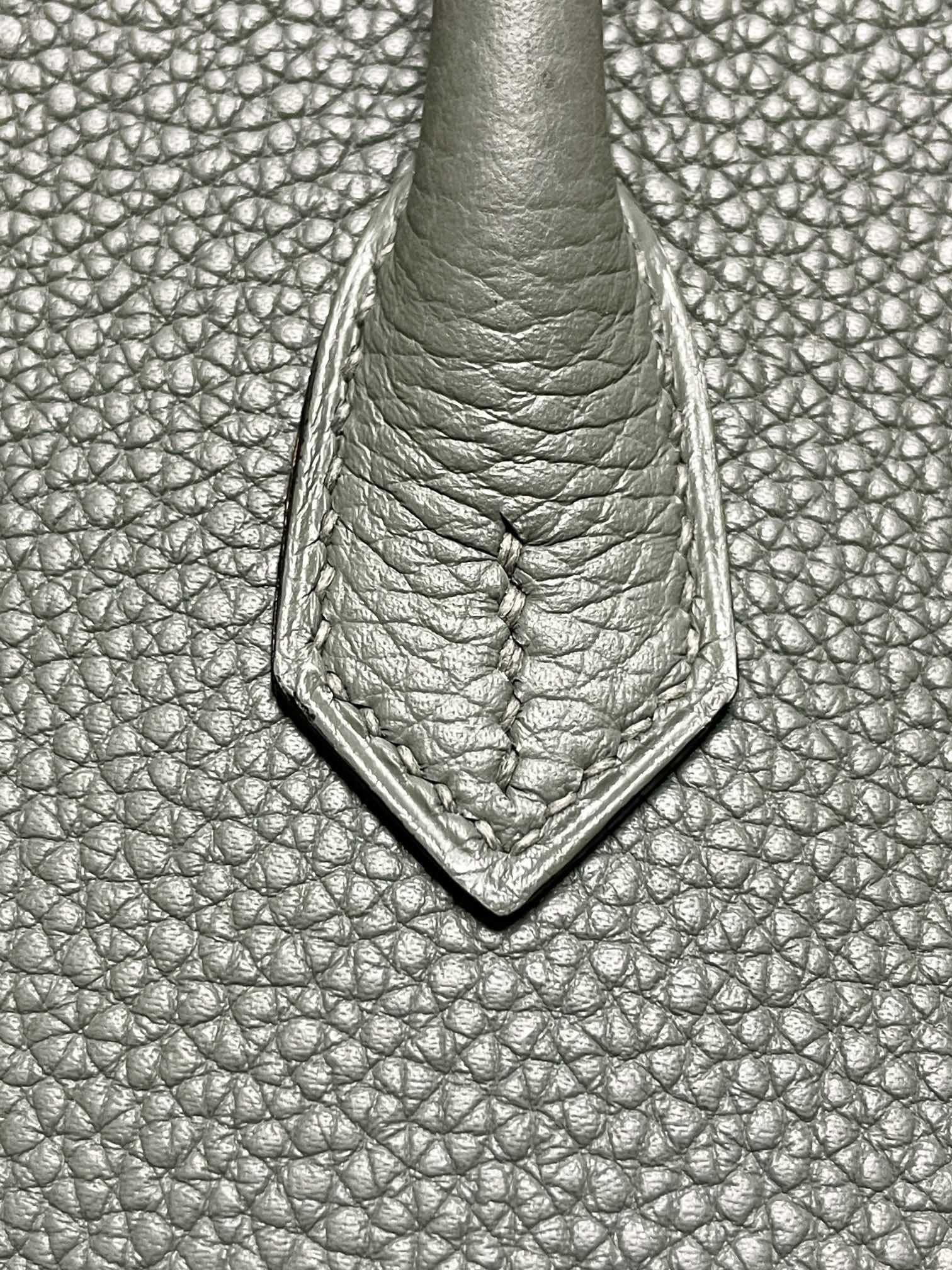 Birkin 25/30 Almond Green togo Leather buckle