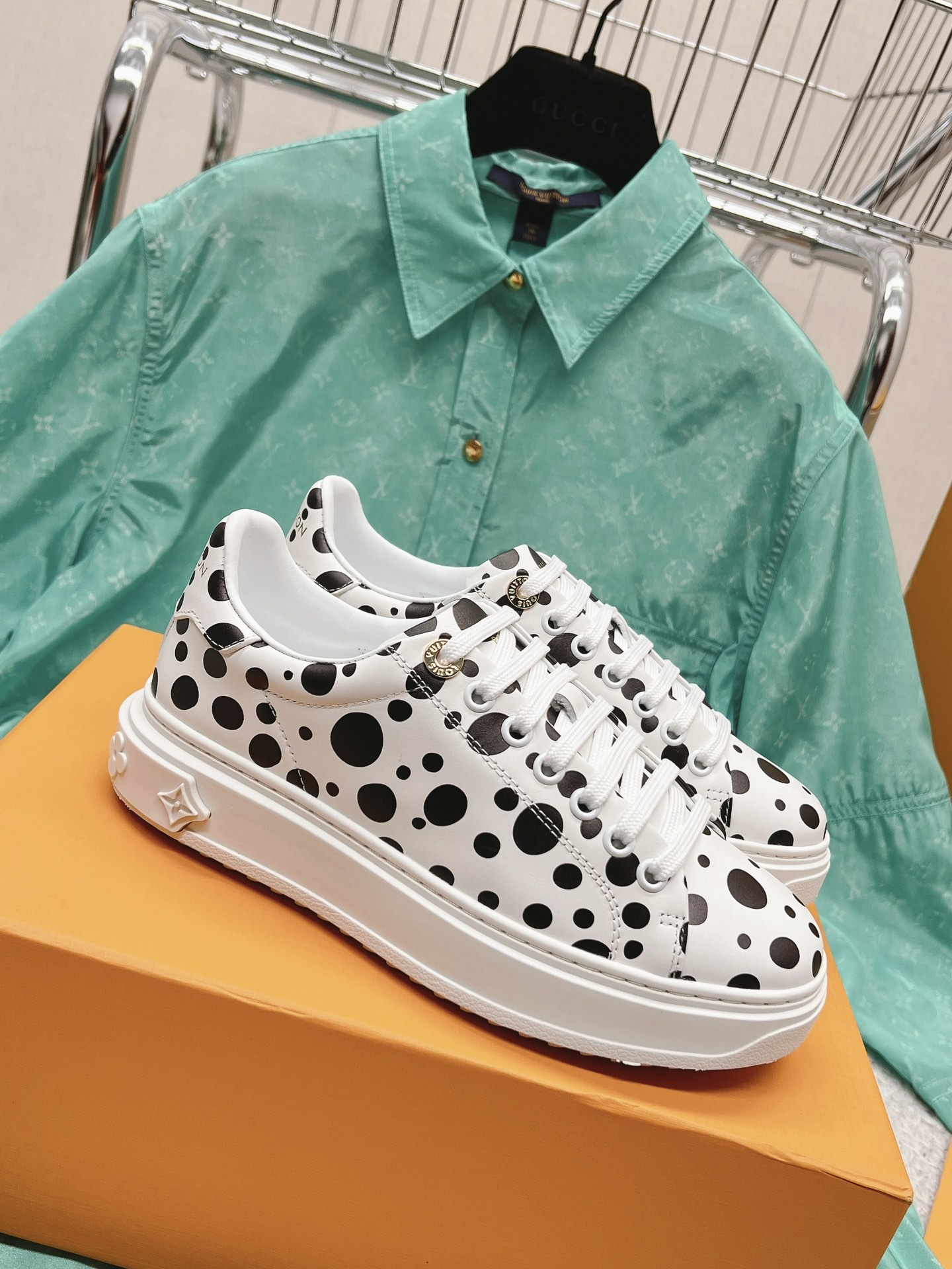 Louis Vuitton x Yayoi Kusama cooperation model classic white shoes 𝐓𝐢𝐦𝐞 𝐨𝐮𝐭 wave point sneakers