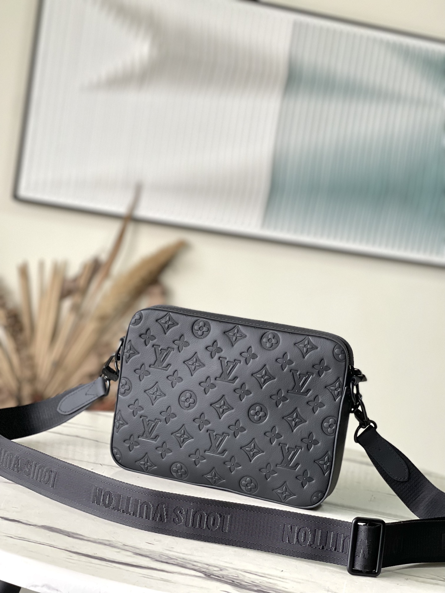 𝐋𝐎𝐔𝐈𝐒 𝐕𝐔𝐈𝐓𝐓𝐎𝐍 M46602 Discovery pocket