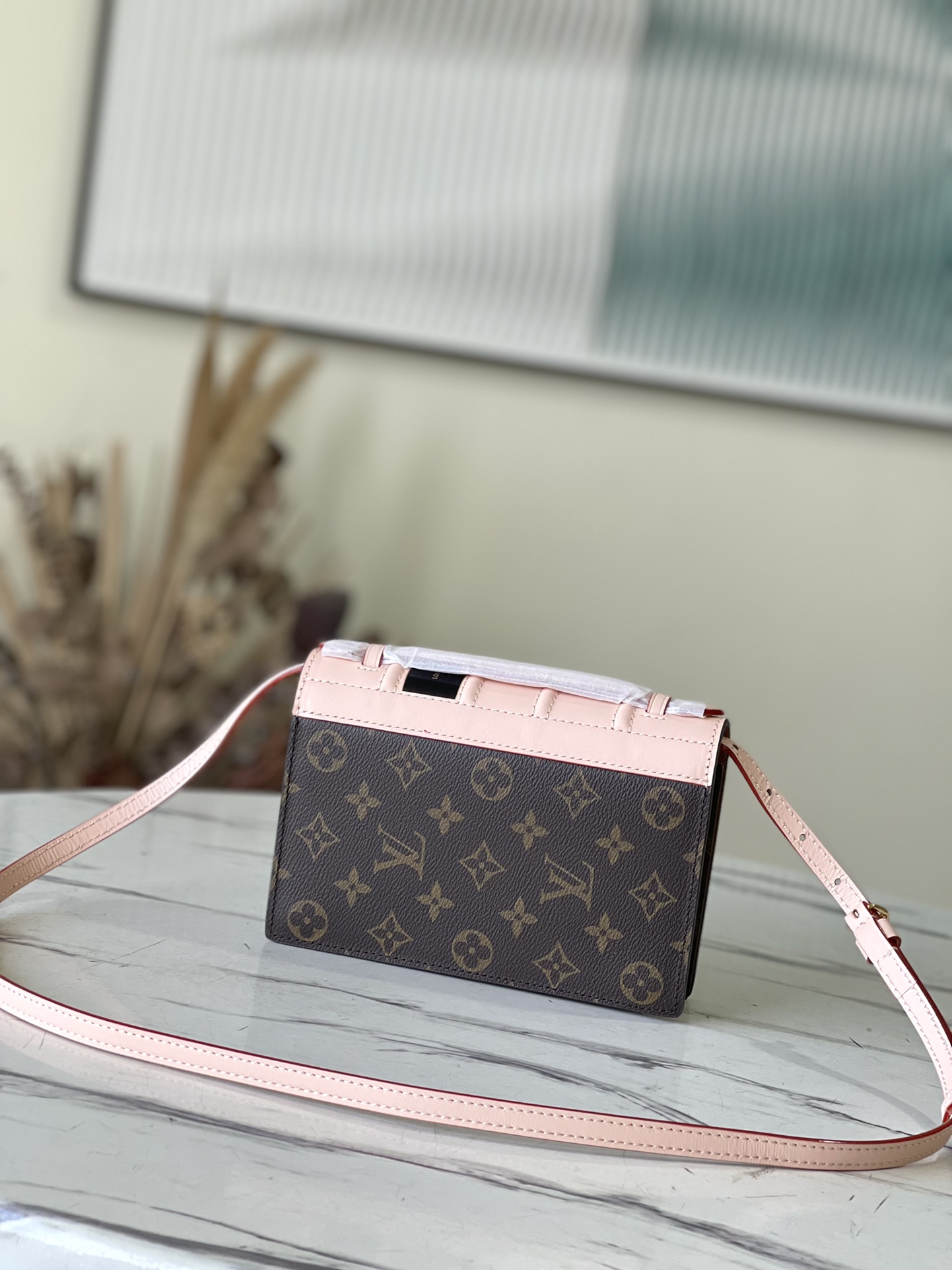 𝐋𝐎𝐔𝐈𝐒 𝐕𝐔𝐈𝐓𝐓𝐎𝐍   M81831