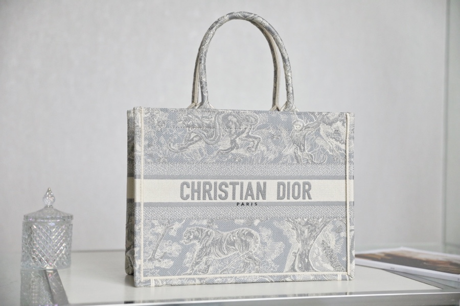 DIOR TOTE Grey embroidery
