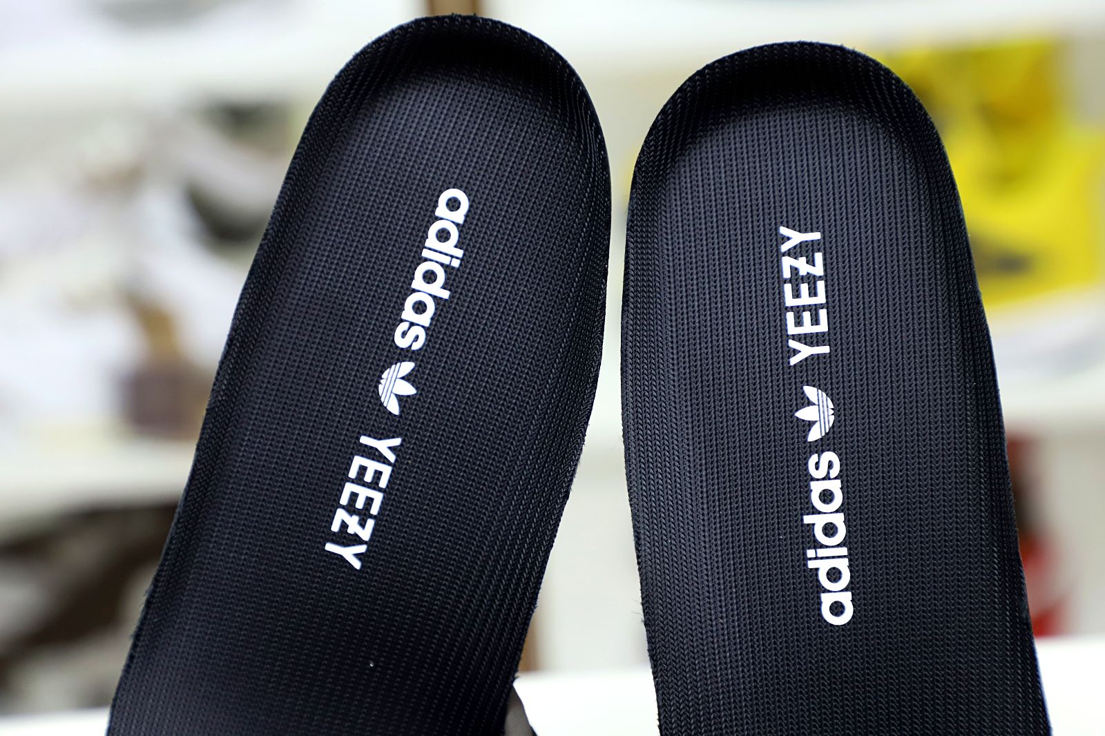 YEEZY BOOST 350 V2 BLACK NON-REFLECTIVE