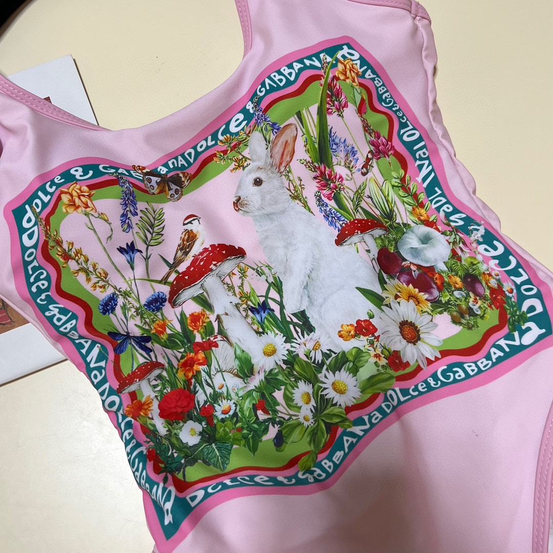 DG new one-piece swimsuit